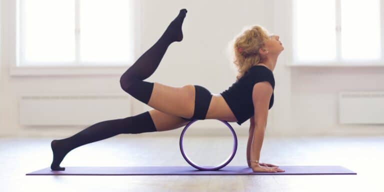 Tipy na cvičenie s jogovým kolesom